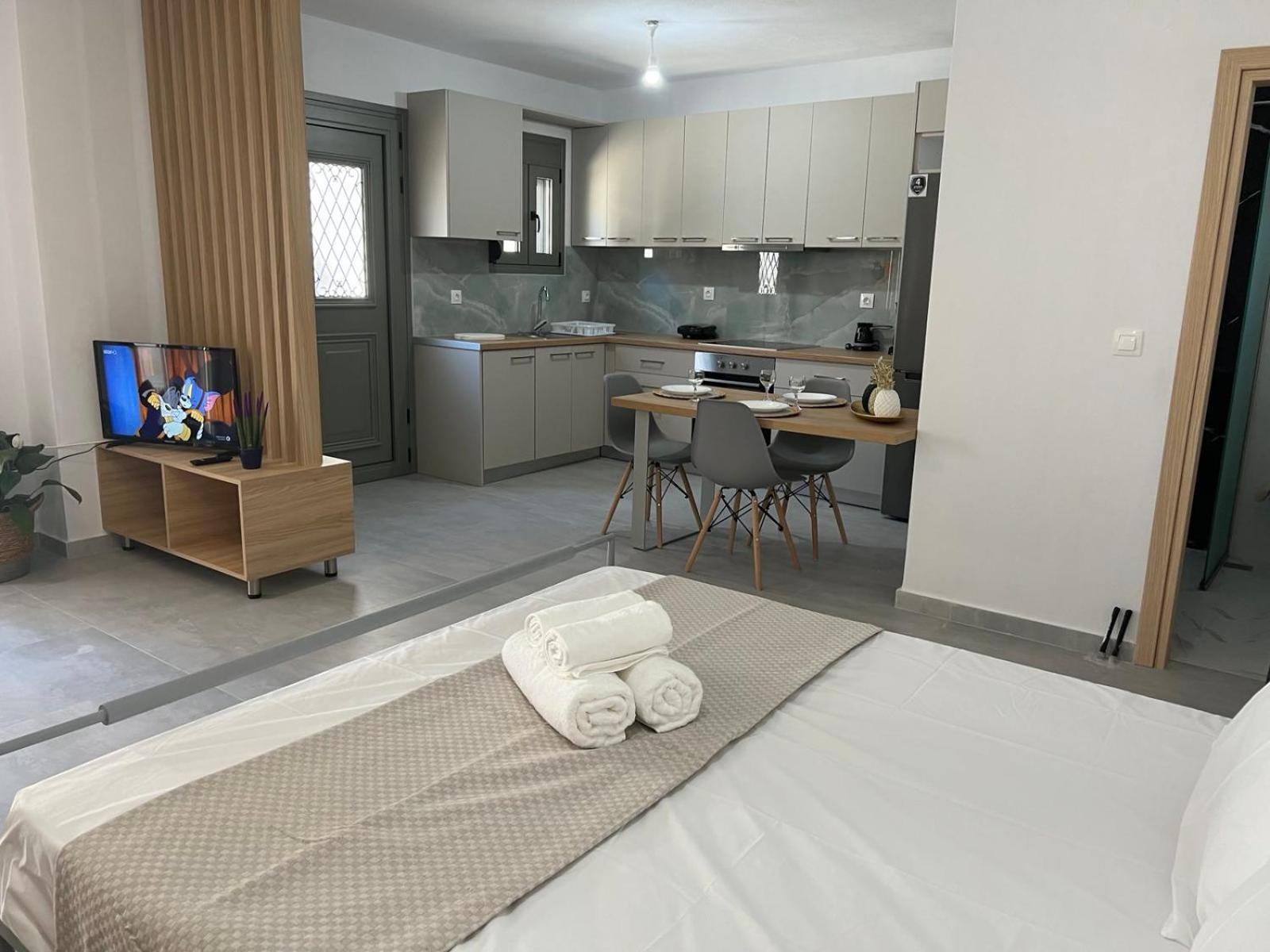 Vespista Boutique Apartment Skiathos Town
